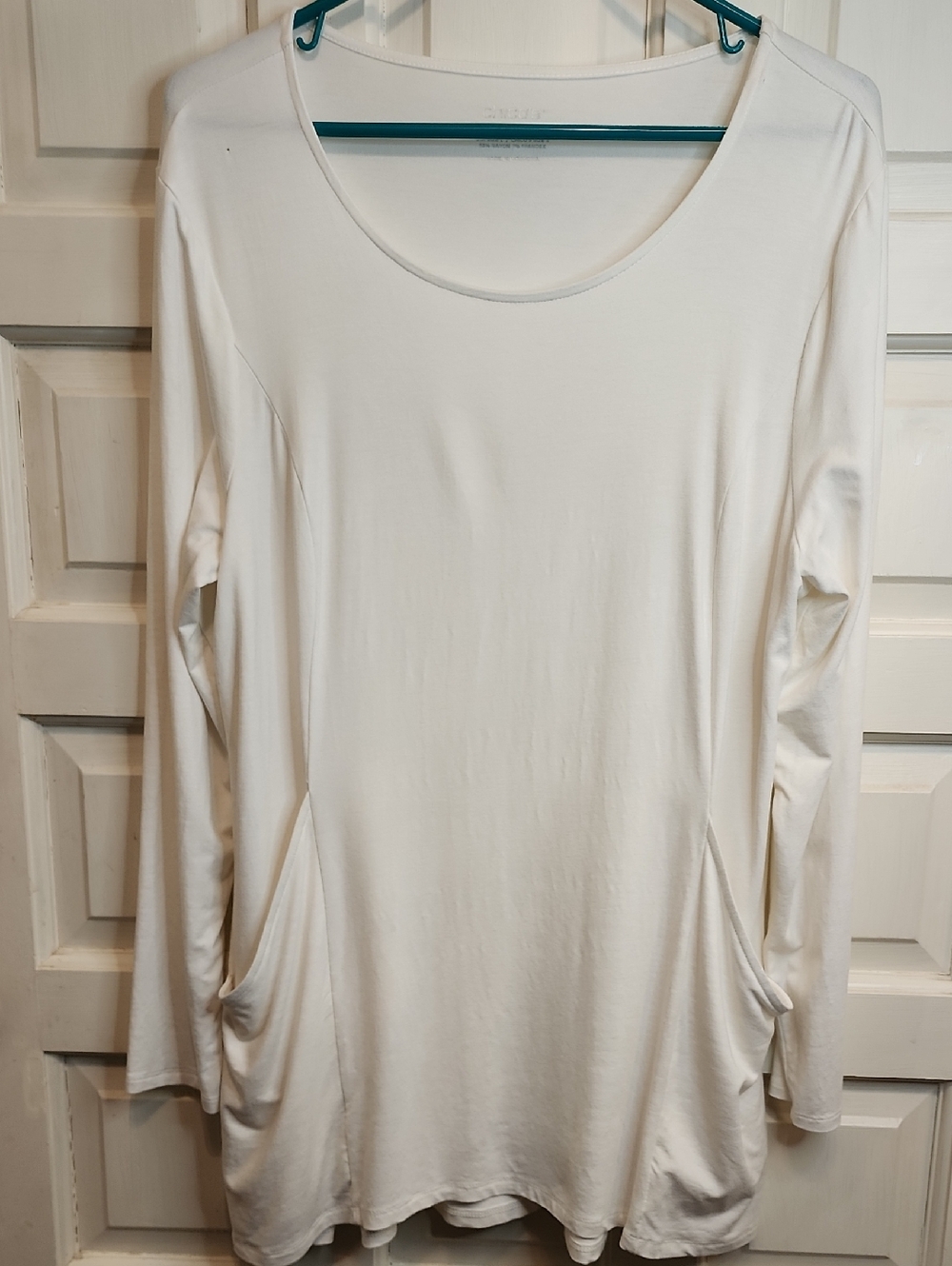 Chico's Cream Scoop-Neck Long Sleeve Tunic with Side Pockets